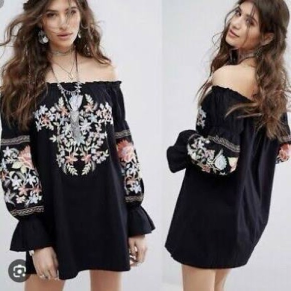 Free People Dresses & Skirts - Free People Fleur du Jour Embroidered Shift dress